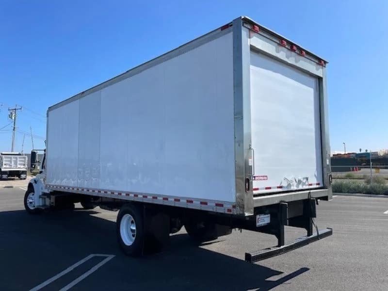2017 Freightliner M2 106