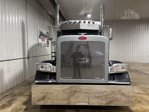 2014 Peterbilt 389 in Hartford, SD — photo 3