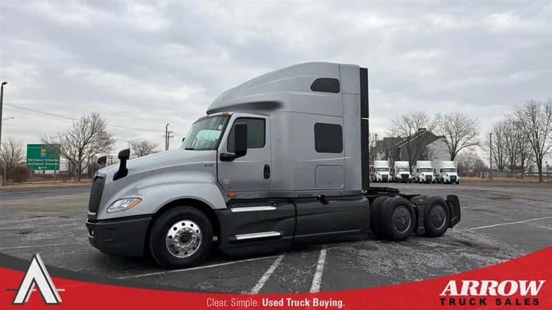2022 International LT in Bolingbrook, IL
