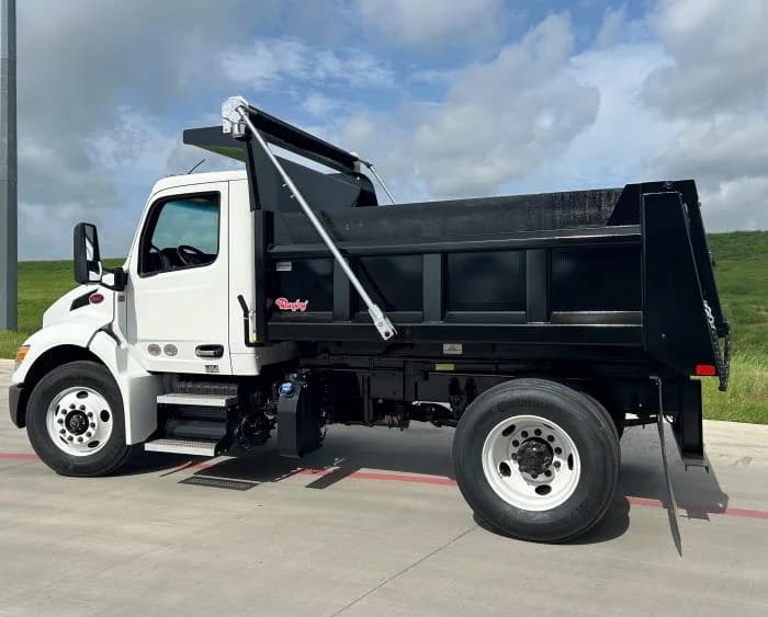 2025 Peterbilt 536 in Dallas, TX — photo 3