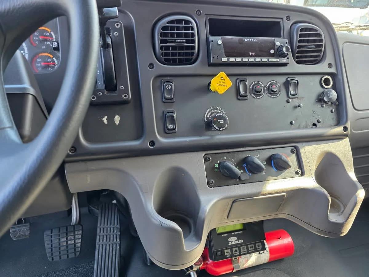 2017 Freightliner M2 106 in Bensalem, PA — photo 15