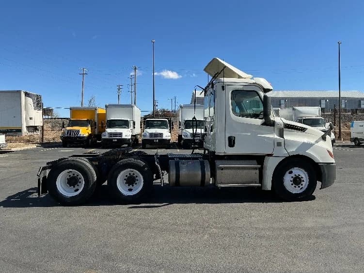 2019 Freightliner Cascadia in Aurora, CO — photo 8