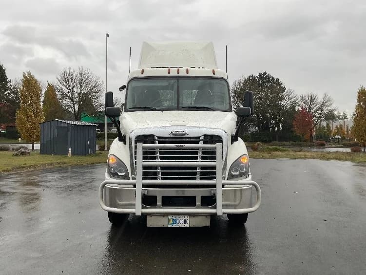 2019 Freightliner in Lacey, WA — photo 2