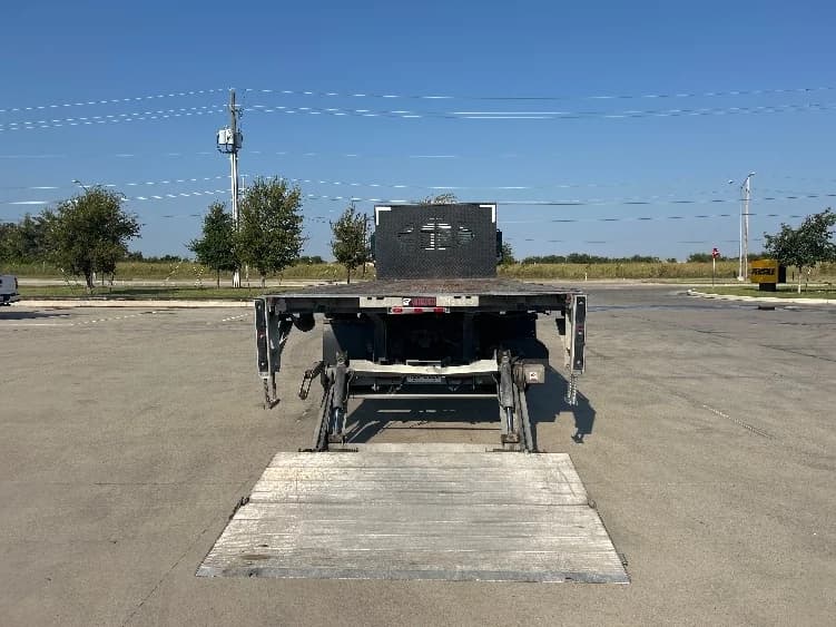 2020 Freightliner M2 106 in Austin, TX — photo 8