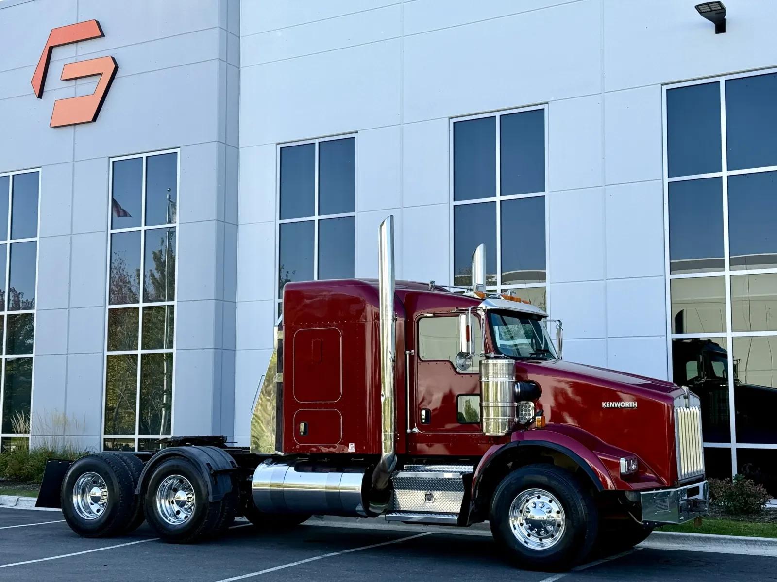 2016 Kenworth T800 in New Lenox, IL — photo 2