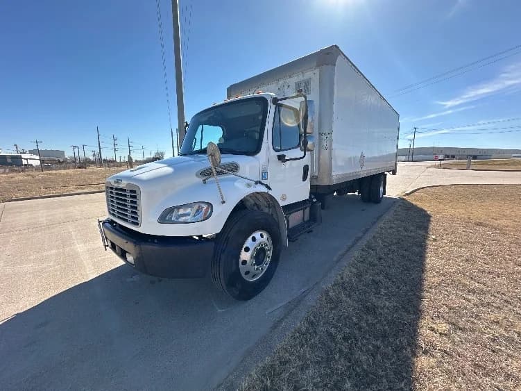 2019 Freightliner M2 106 in Waxahachie, TX — photo 3