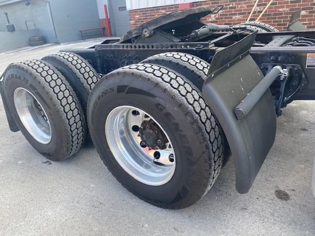 2021 Peterbilt 579 in EAU CLAIRE, PA — photo 11