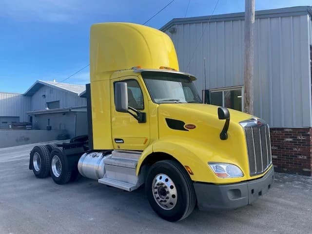2021 Peterbilt 579 in EAU CLAIRE, PA — photo 2