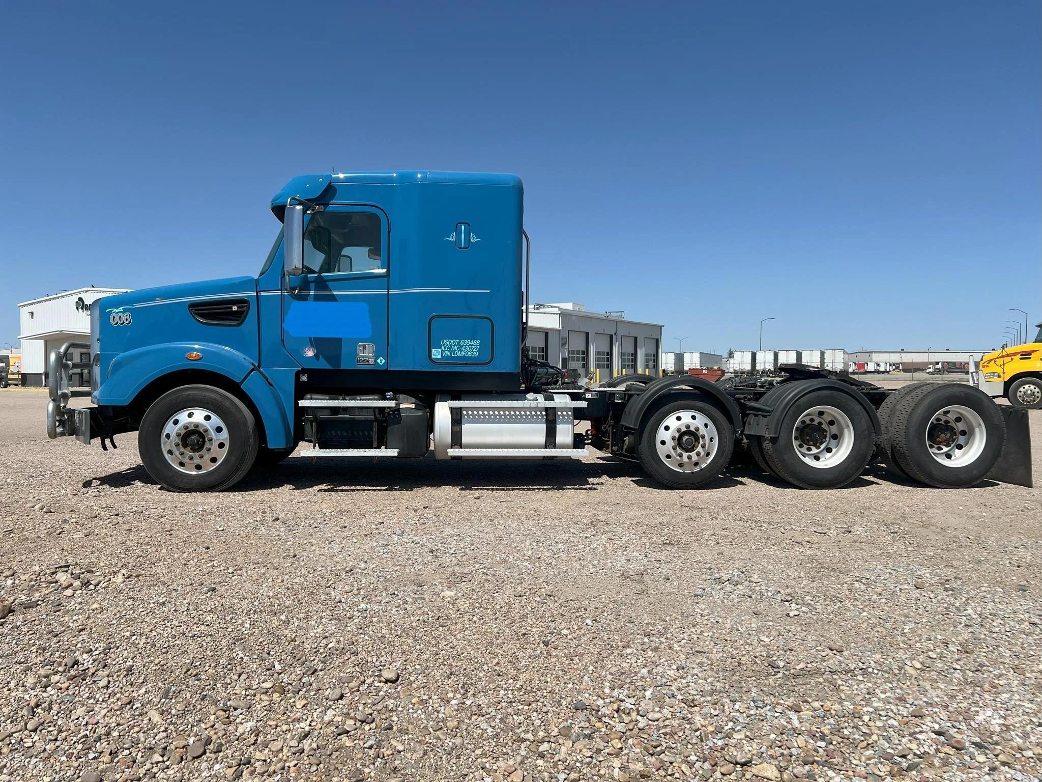 2020 Freightliner 122SD — photo 2