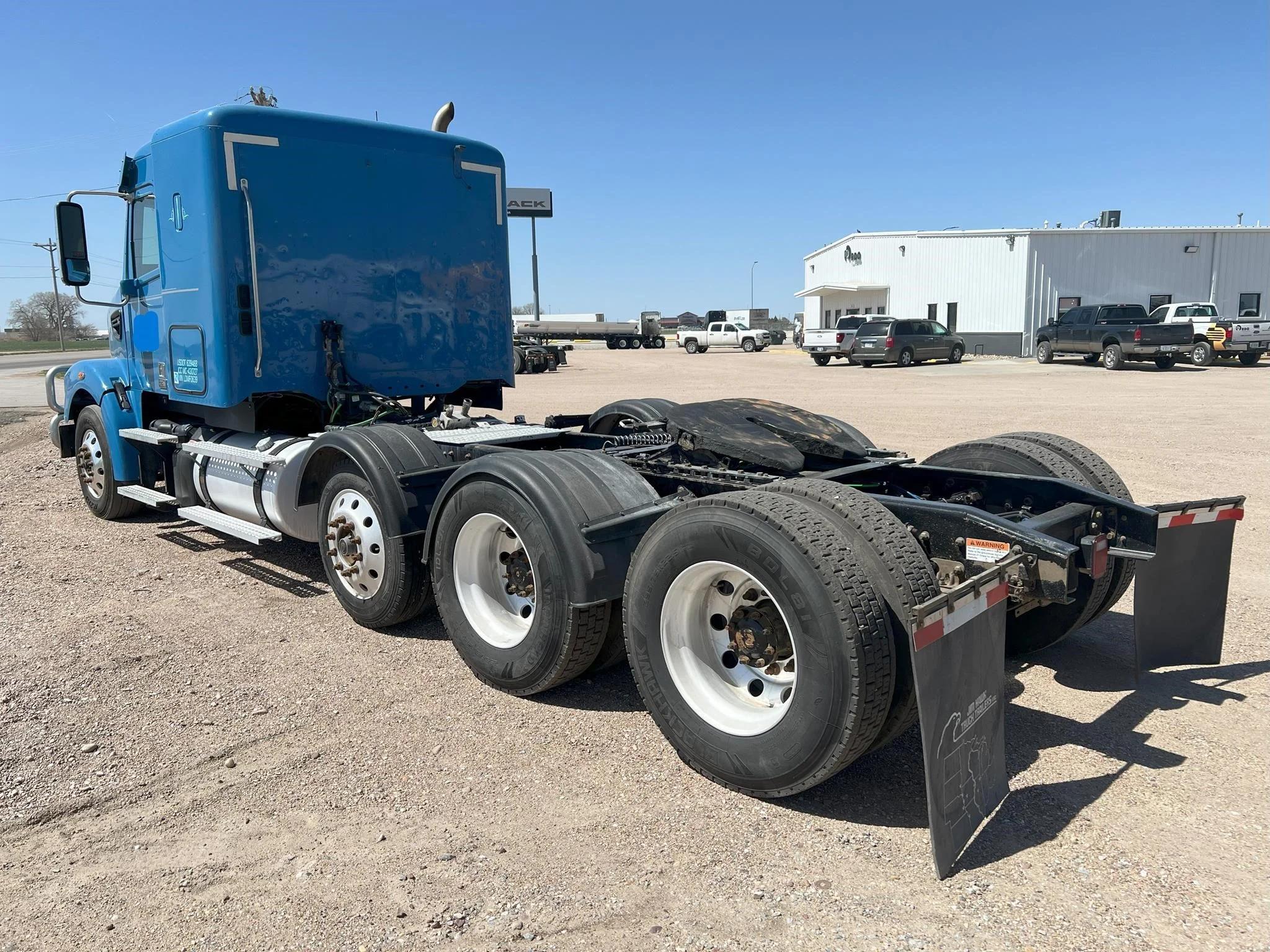 2020 Freightliner 122SD — photo 3