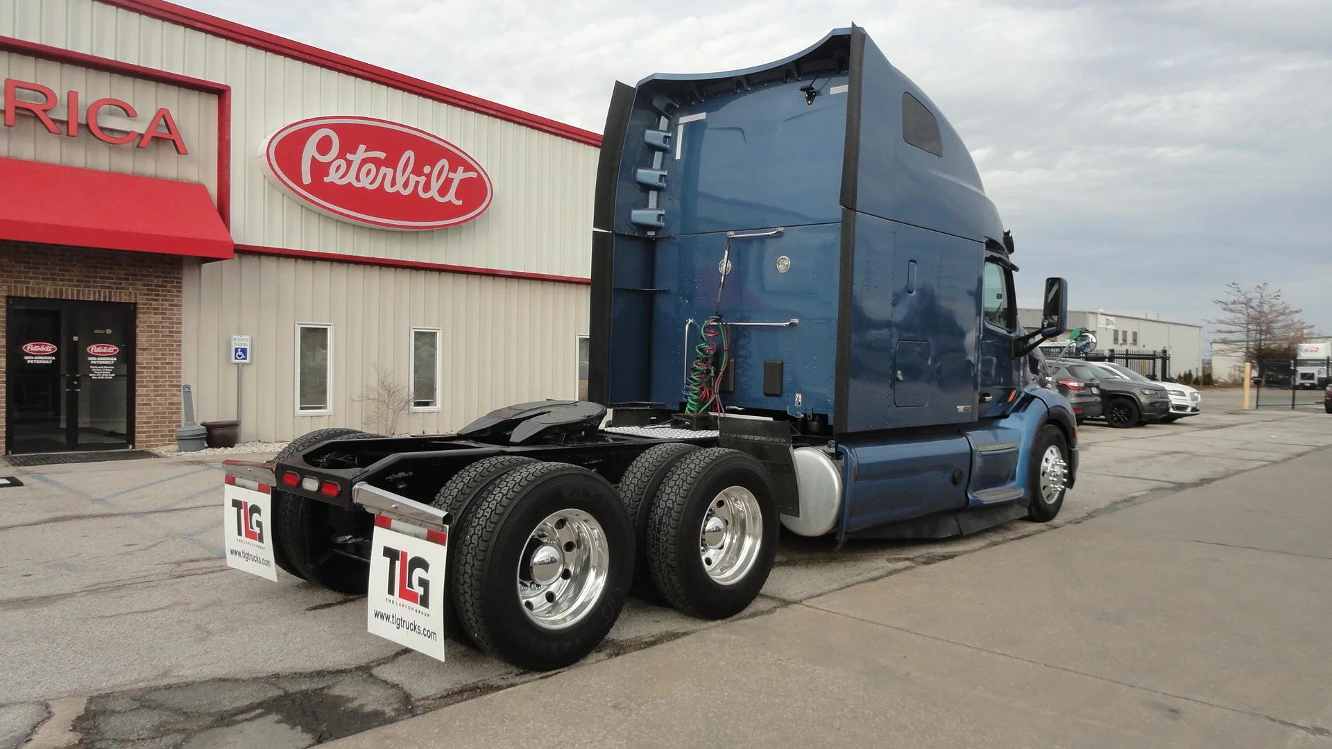 2022 Peterbilt 579 in O'Fallon, MO — photo 3