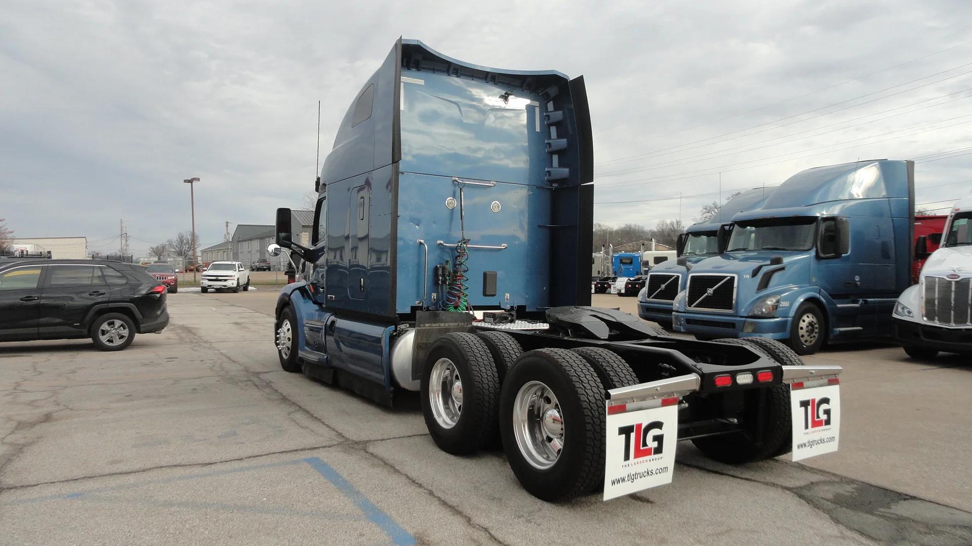 2022 Peterbilt 579 in O'Fallon, MO — photo 4