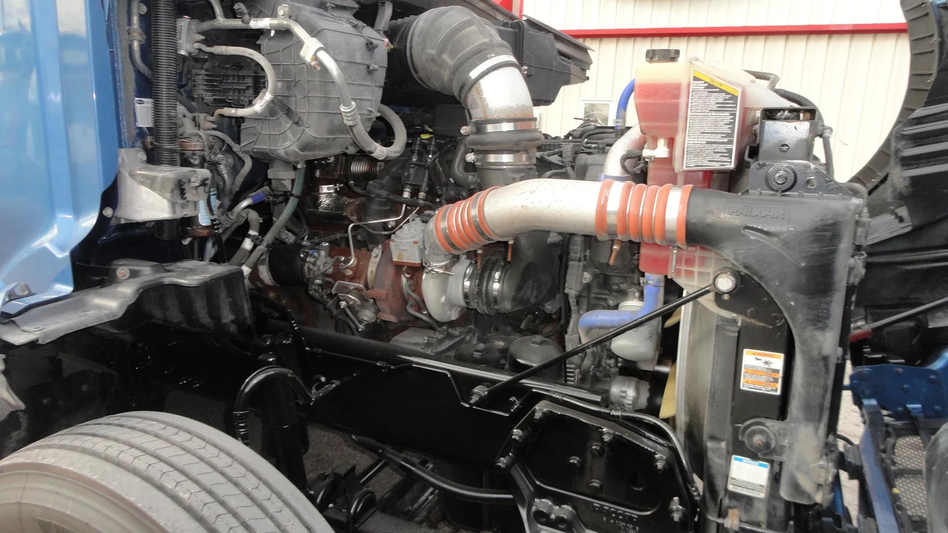 2022 Peterbilt 579 in O'Fallon, MO — photo 11