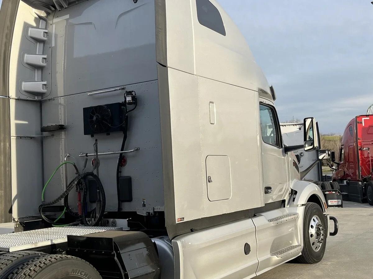 2023 Peterbilt 579 — photo 11