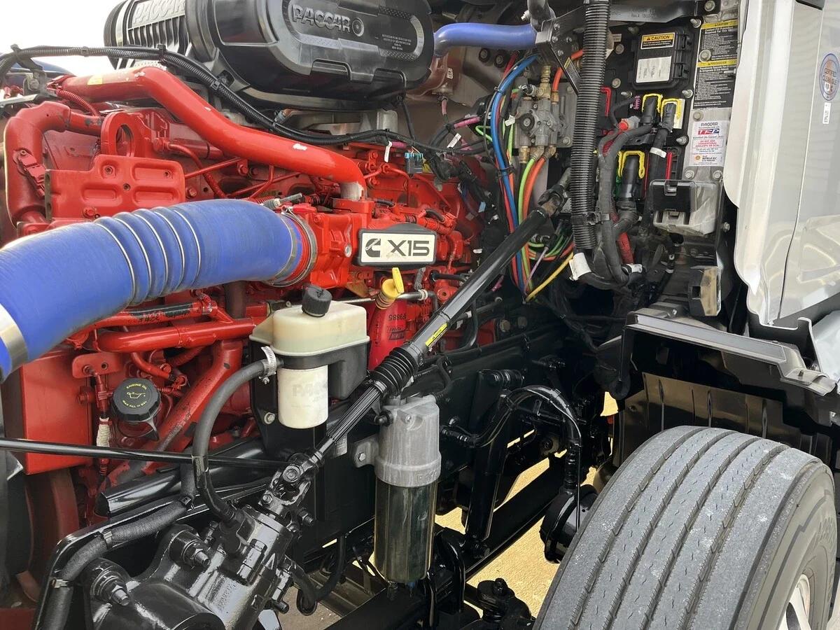 2023 Peterbilt 579 — photo 14