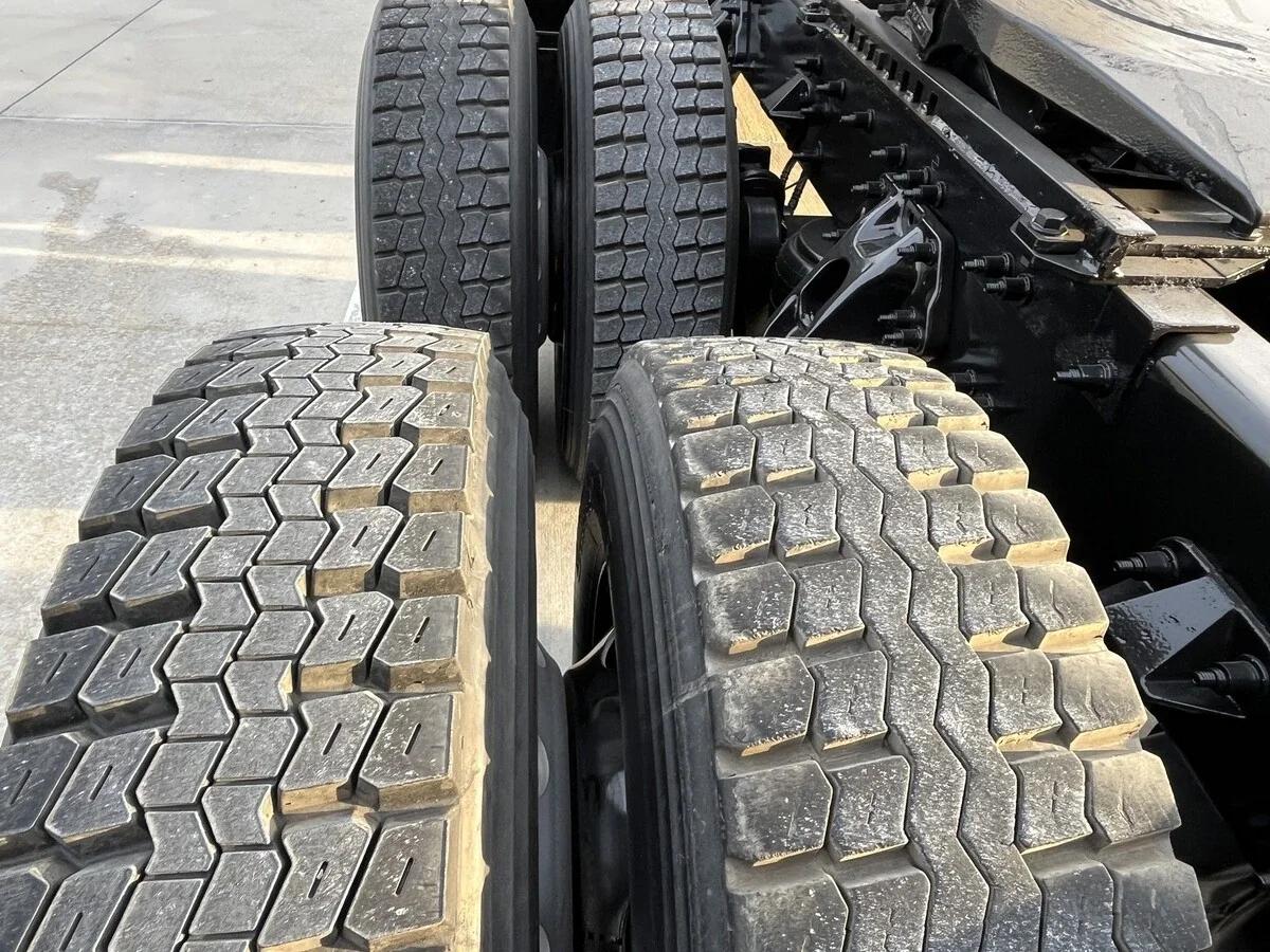2023 Peterbilt 579 — photo 7