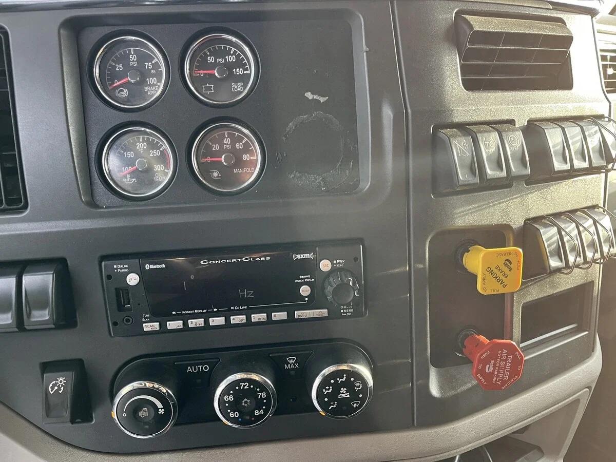 2023 Peterbilt 579 — photo 23