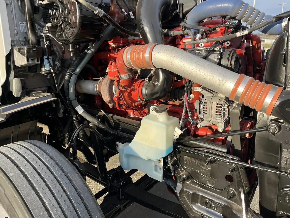 2023 Peterbilt 579 — photo 16