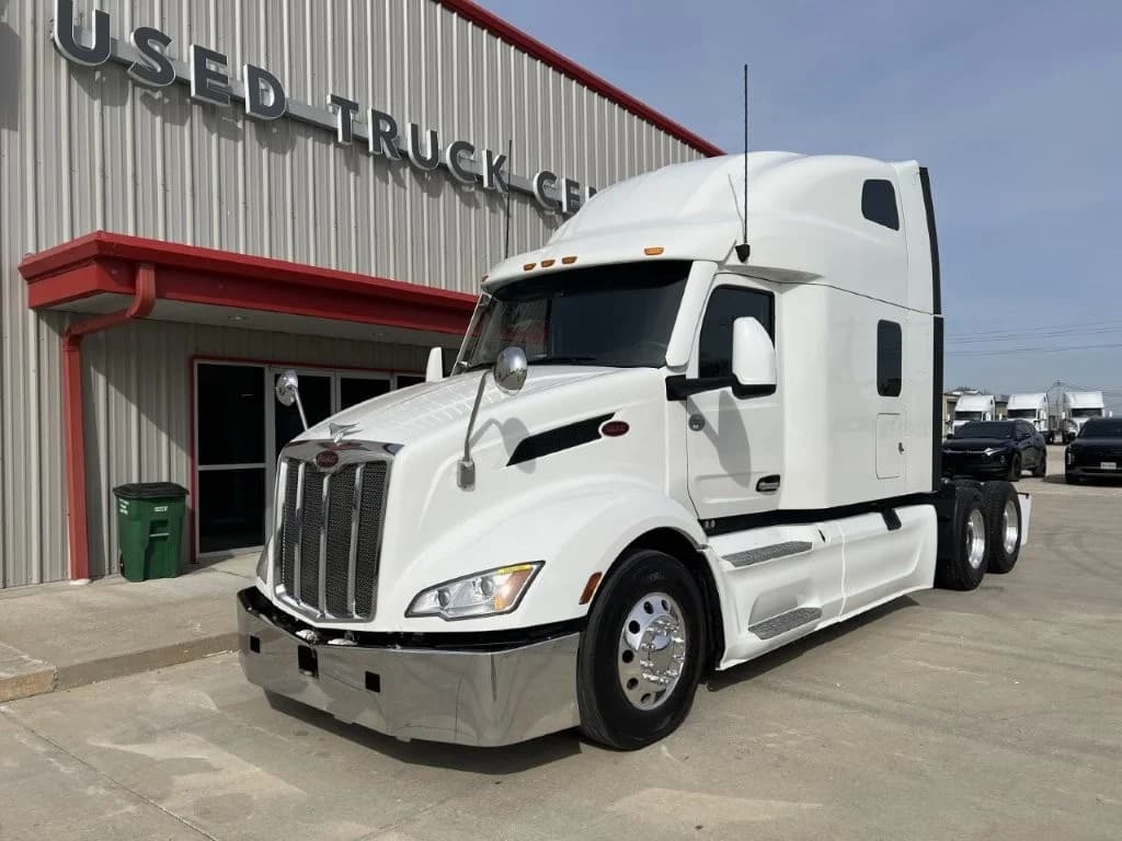 2023 Peterbilt 579