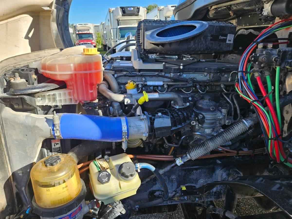 2019 Freightliner Cascadia in Orlando, FL — photo 8