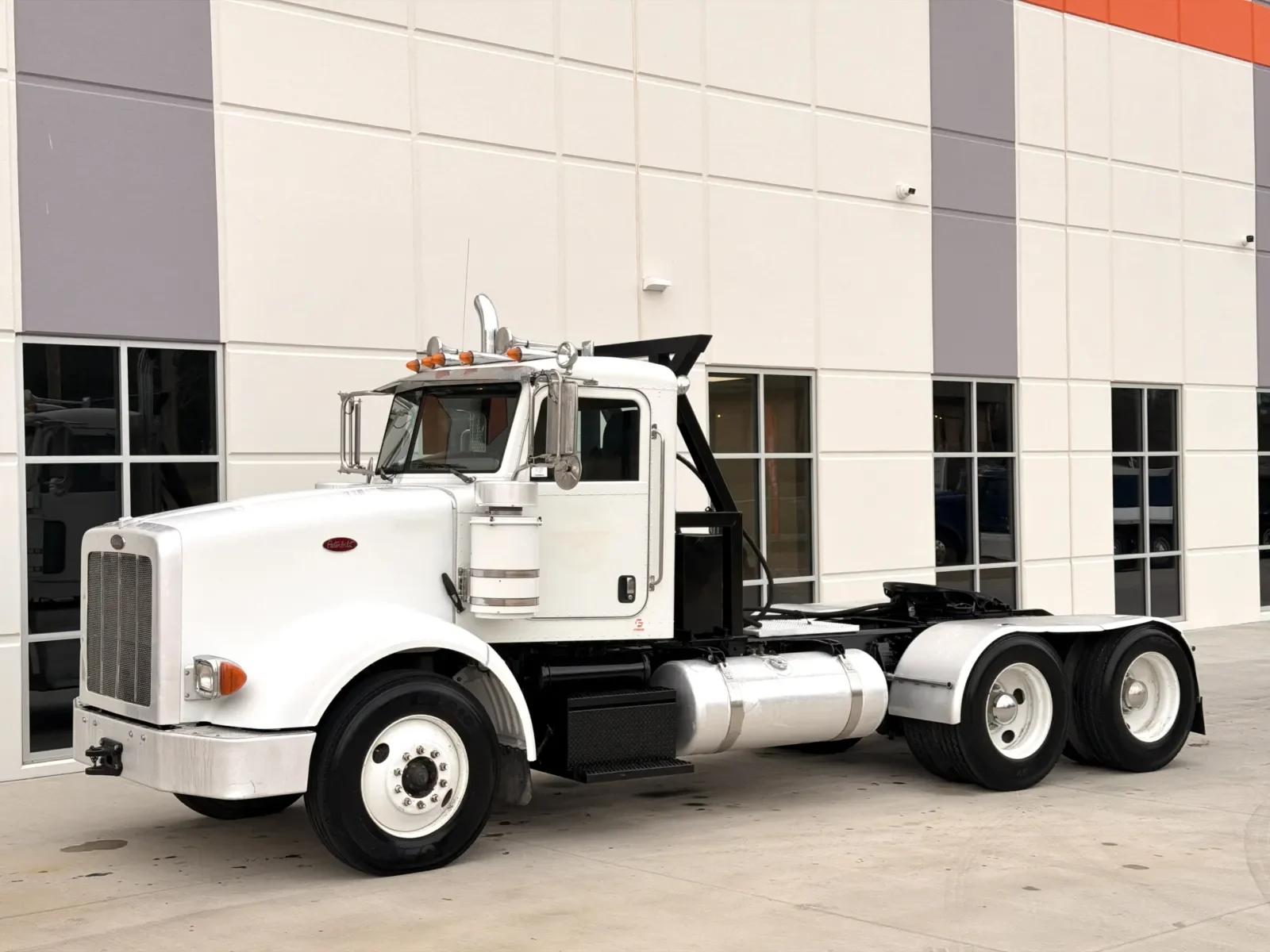 2013 Peterbilt 367 in Greer, SC — photo 2