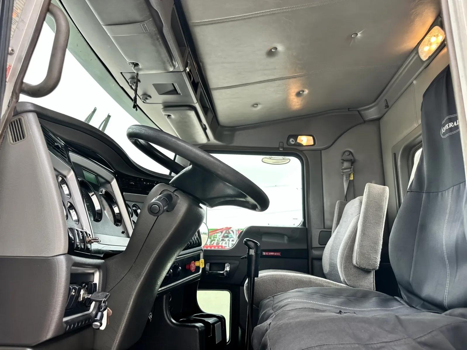 2014 Kenworth T800 in Hutchins, TX — photo 14