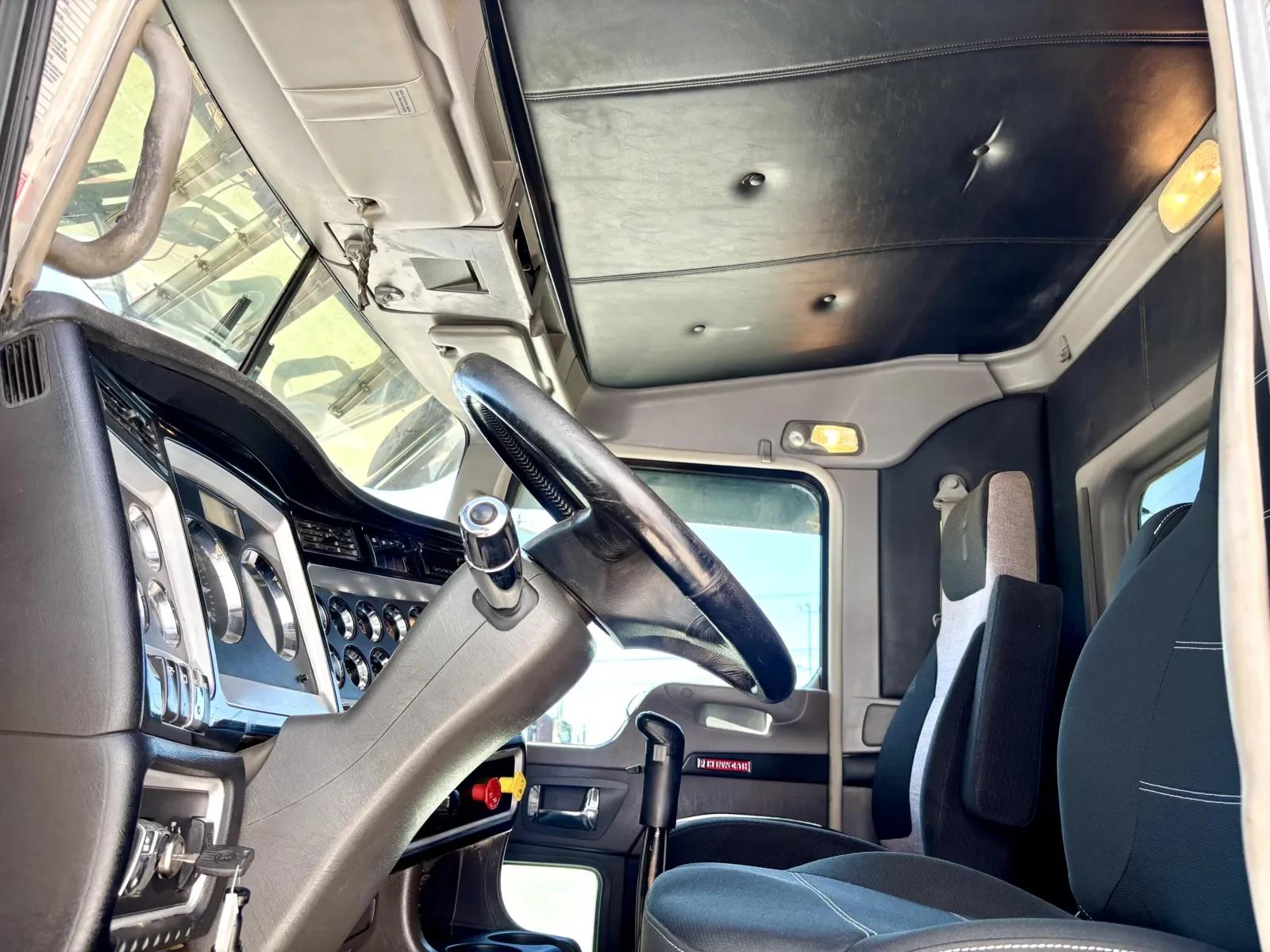 2020 Kenworth W900 in Hutchins, TX — photo 14