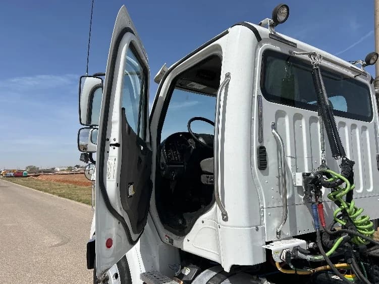 2019 Freightliner M2 112 in Odessa, TX — photo 9