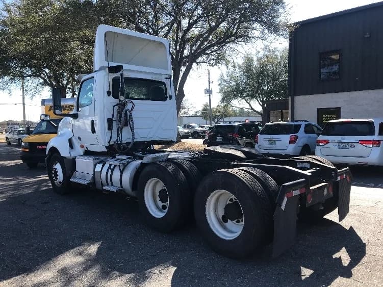 2018 International LT in Pensacola, FL — photo 5