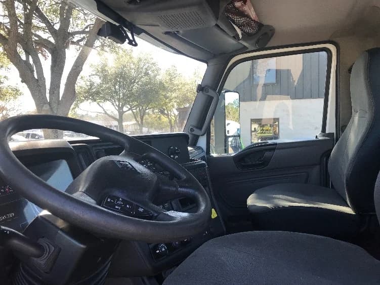 2018 International LT in Pensacola, FL — photo 10