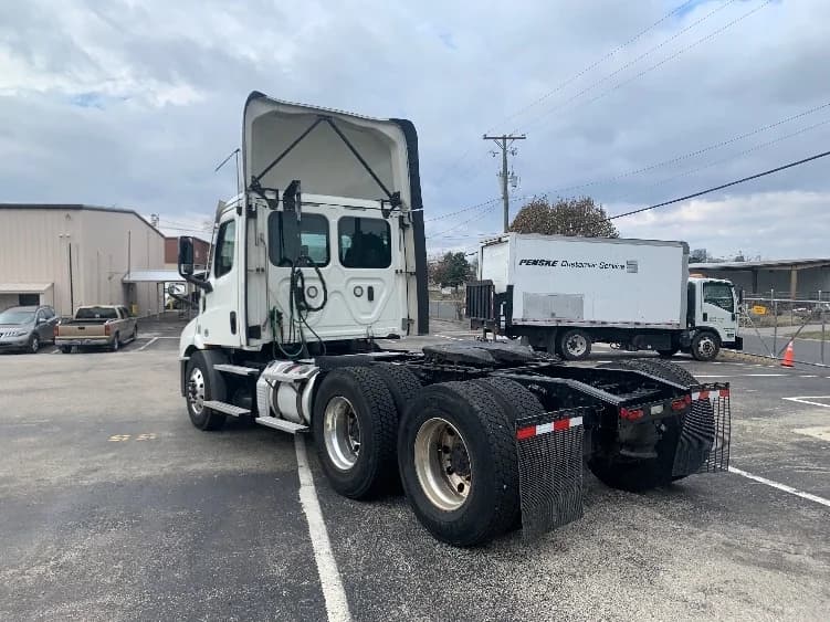 2021 Freightliner Cascadia in Nashville (Mount Juliet), TN — photo 5