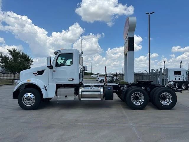 2026 Peterbilt 567 in Fort Worth, TX — photo 4