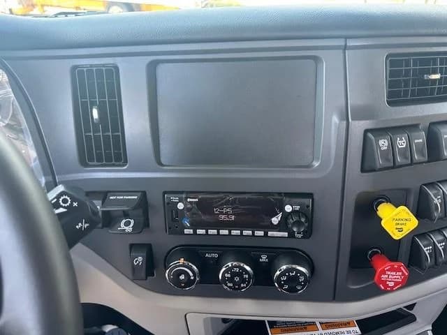 2026 Peterbilt 567 in Fort Worth, TX — photo 33
