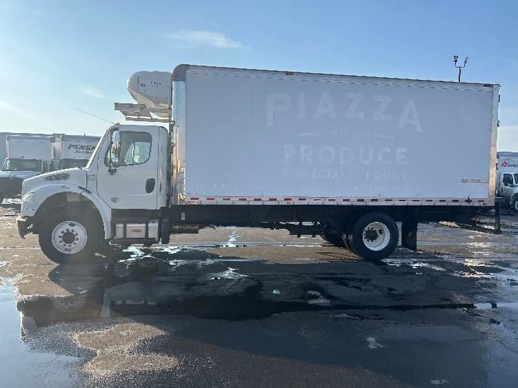 2019 Freightliner M2 106 in Indianapolis, IN — photo 4