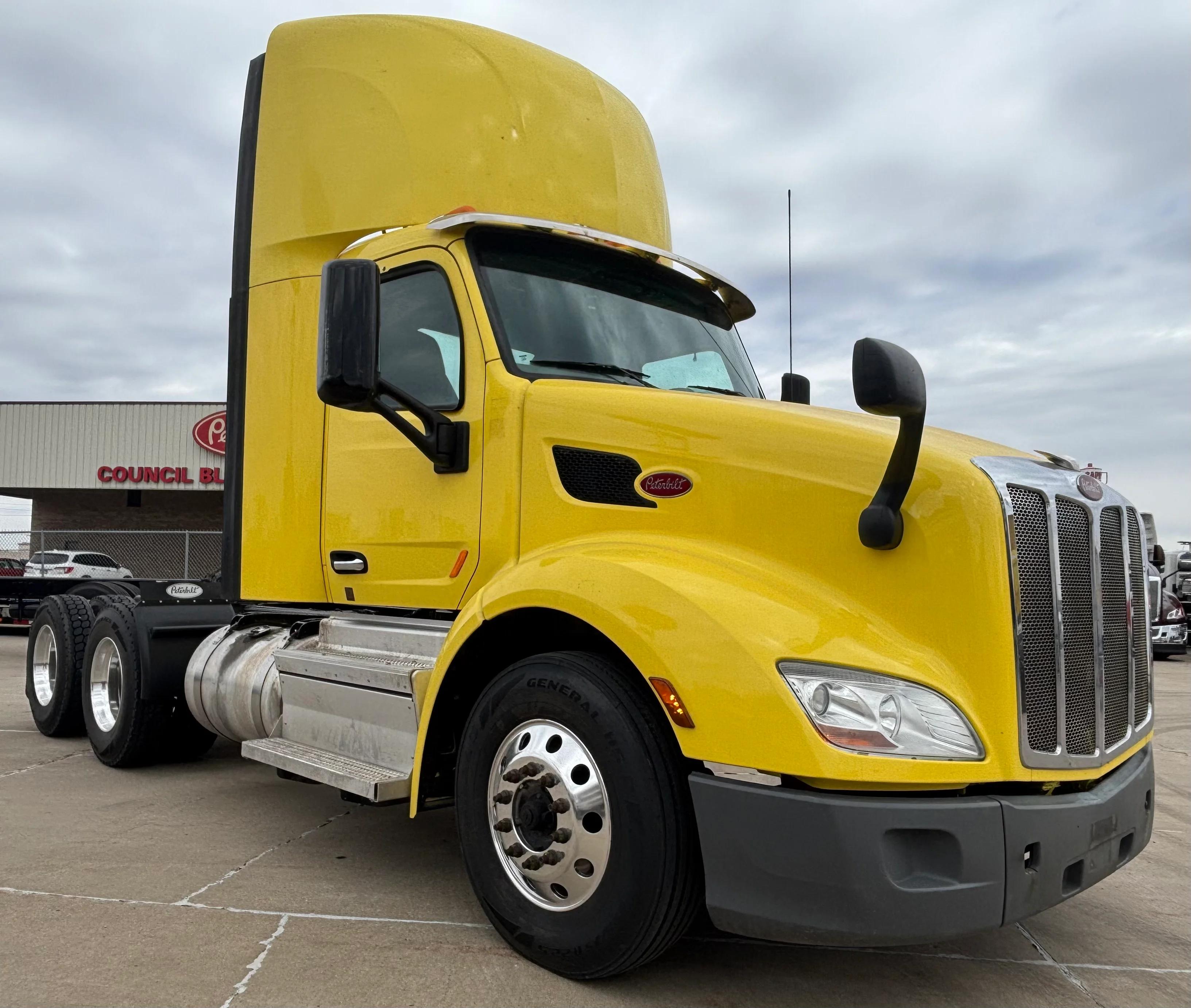 2021 Peterbilt 579 in NORFOLK, NE — photo 2