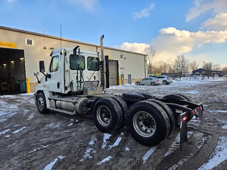 2019 Freightliner Cascadia in Ypsilanti, MI — photo 5