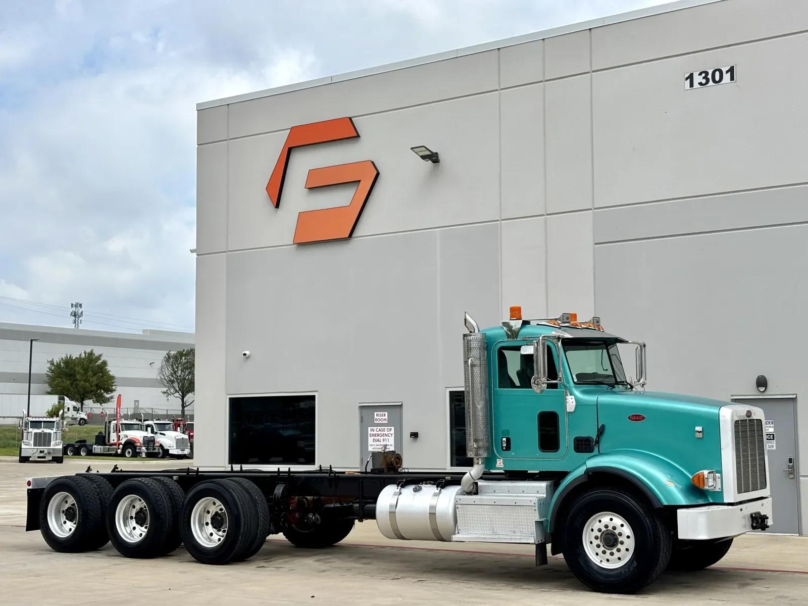 2013 Peterbilt 365