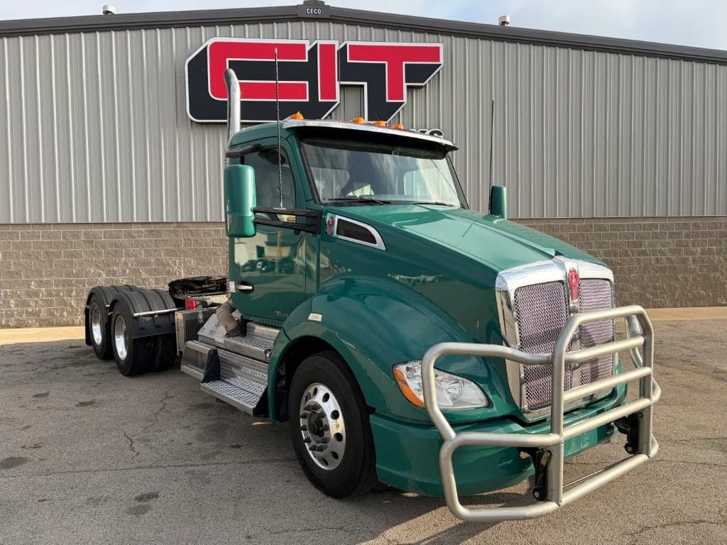2018 Kenworth T680 in Morton, IL — photo 3