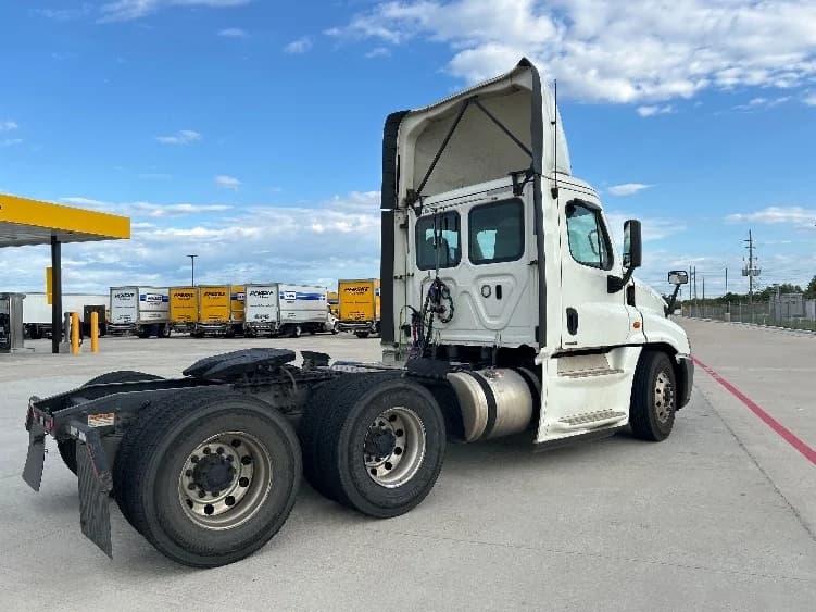2019 Freightliner Cascadia in Katy, TX — photo 7