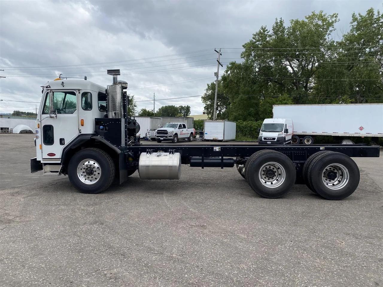 2025 Peterbilt 520 in South St. Paul, MN — photo 2
