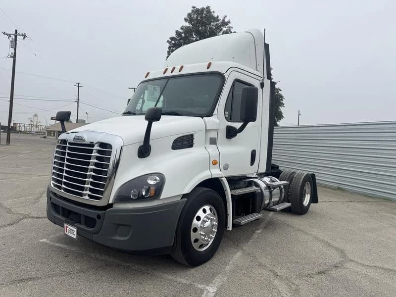 2018 Freightliner Cascadia in Fresno