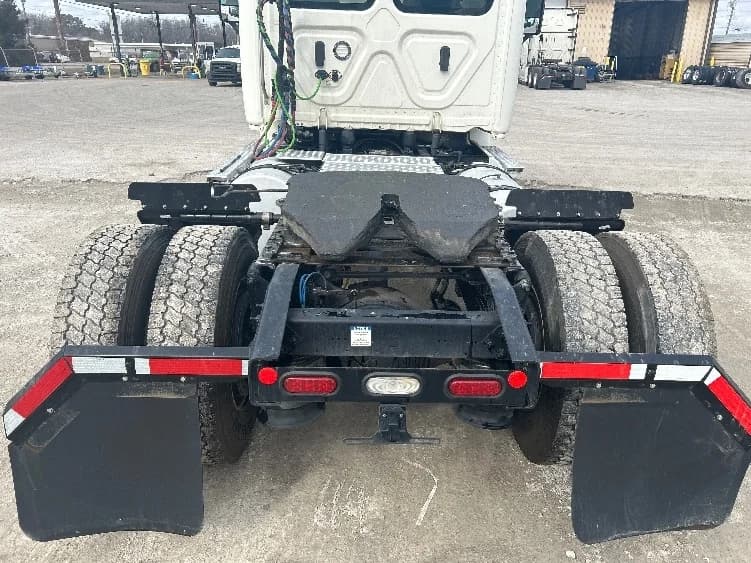 2019 Freightliner Cascadia in Jackson, TN — photo 6
