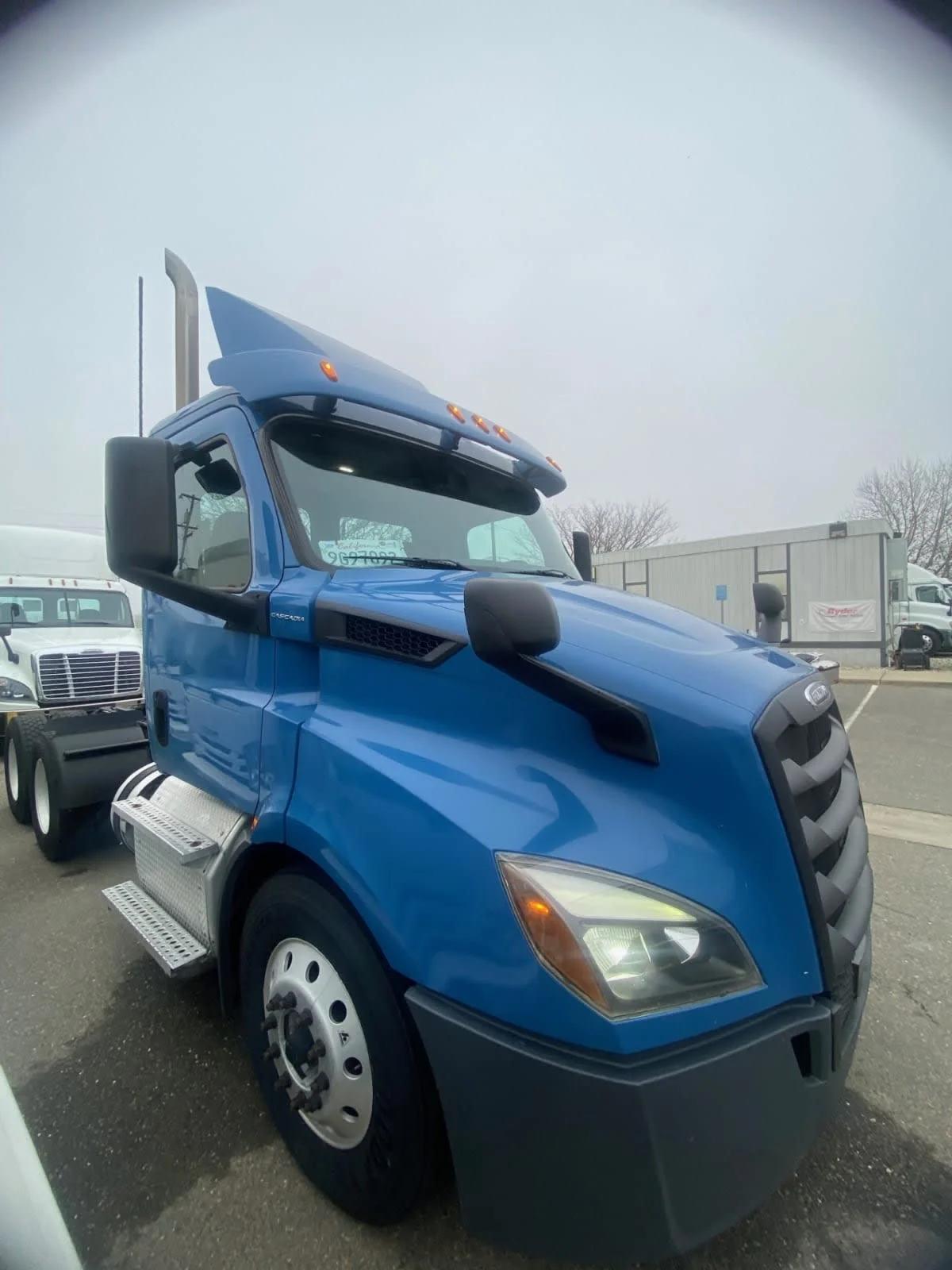 2019 Freightliner Cascadia in West Sacramento, CA — photo 3