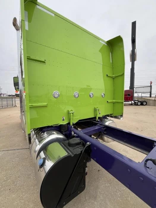 2022 Peterbilt 389 in Tulsa, OK — photo 12