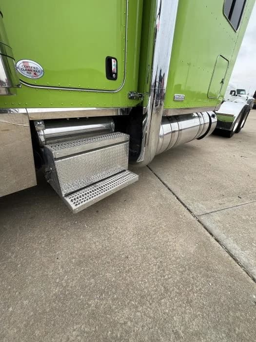 2022 Peterbilt 389 in Tulsa, OK — photo 10