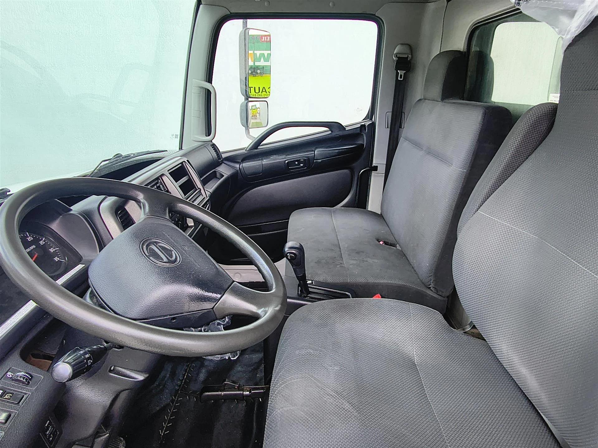 2019 Hino 268 in Fort Lauderdale, FL — photo 7