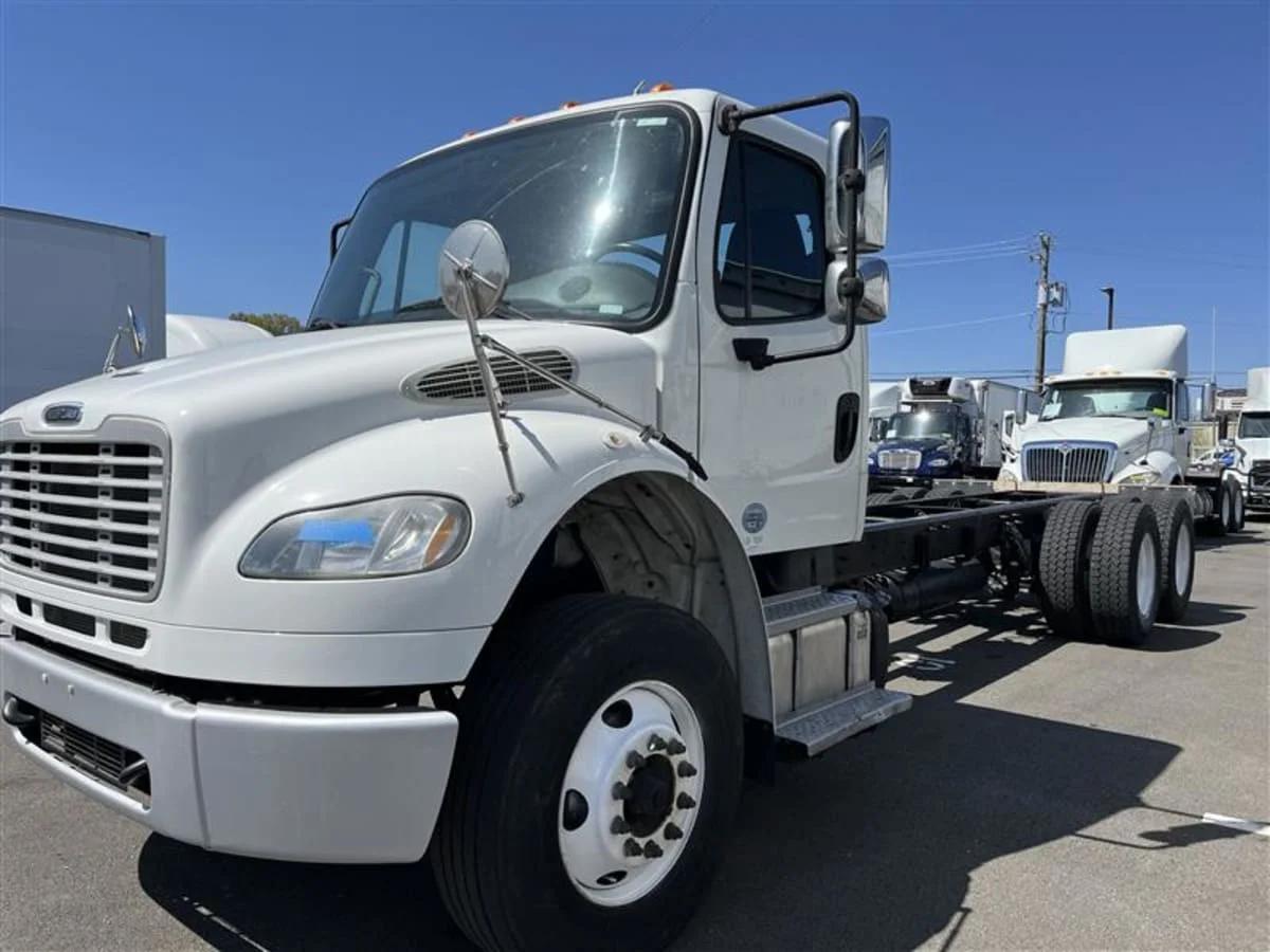 2016 Freightliner M2 106