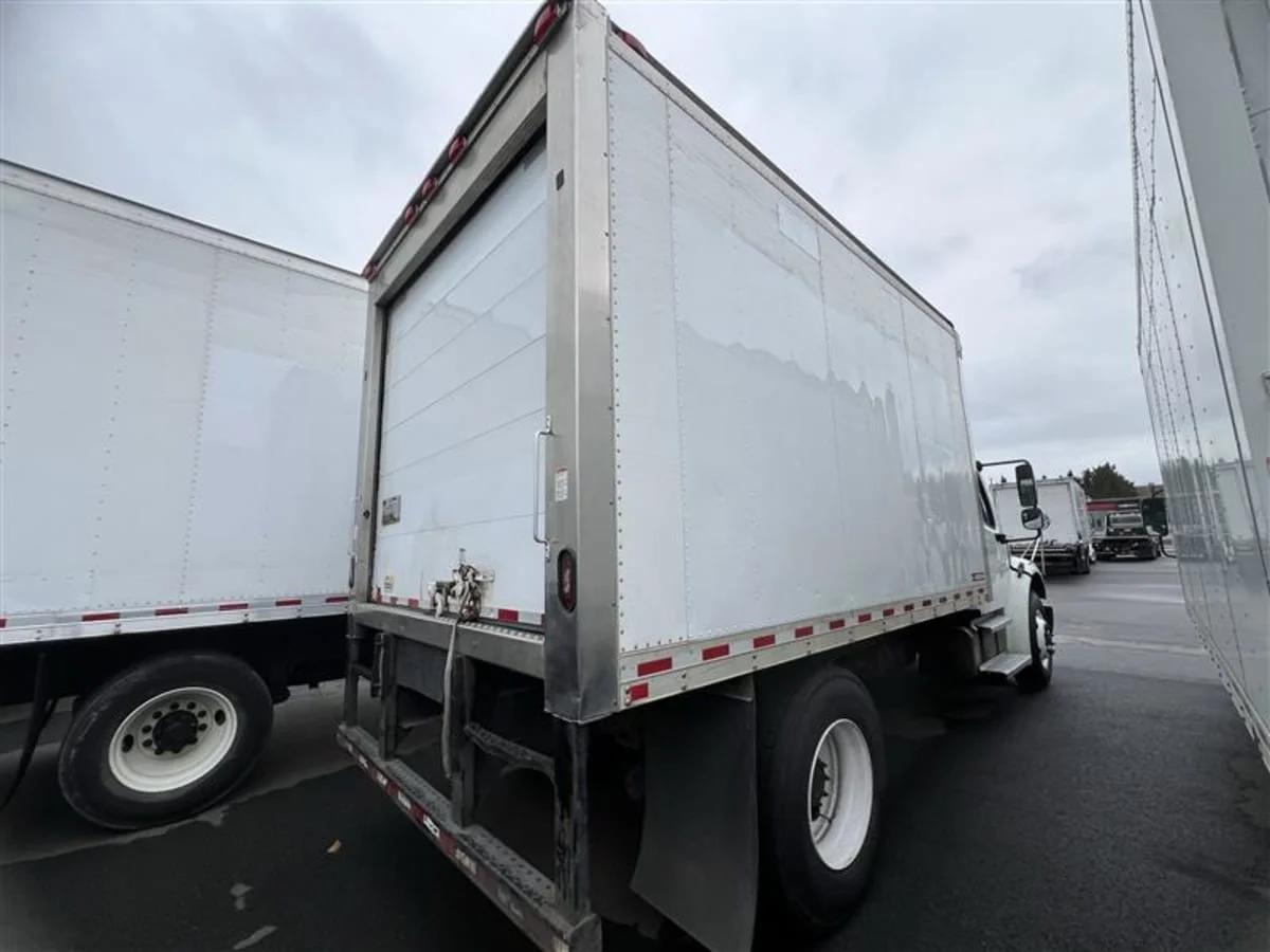 2018 Freightliner M2 106 in Beltsville, MD — photo 4