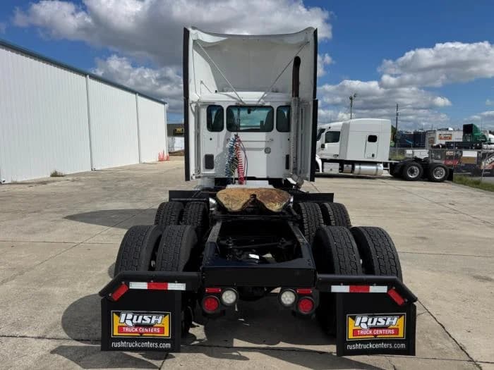 2022 Peterbilt 579 in Orlando, FL — photo 7