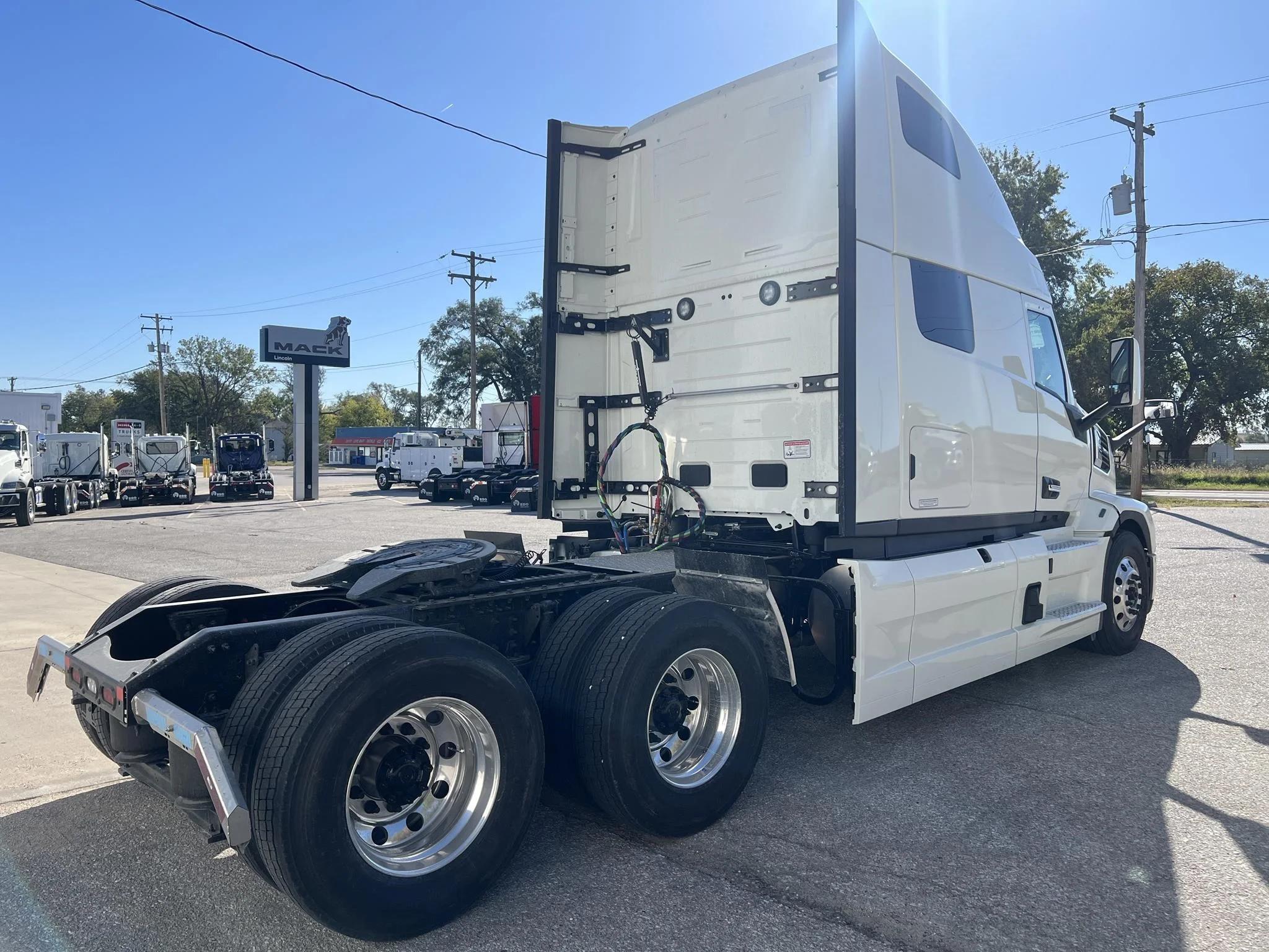 2026 Mack Pioneer — photo 5